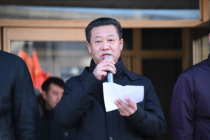 天桥岭林业有限公司党委书记宣布行动开始.jpg